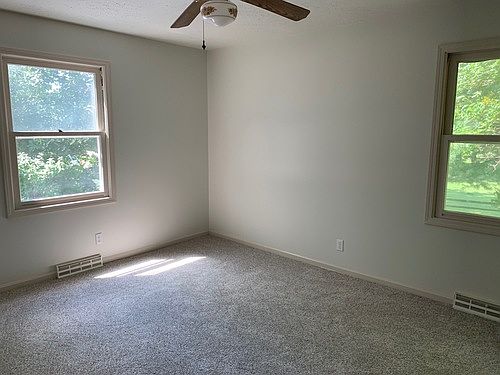 3rd image of 111 Giles Dr