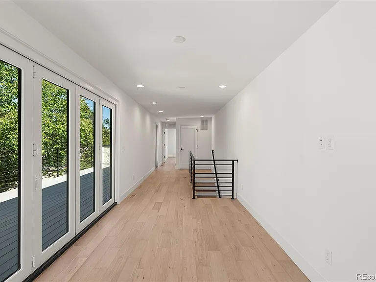 588 Adams St — Photo 29