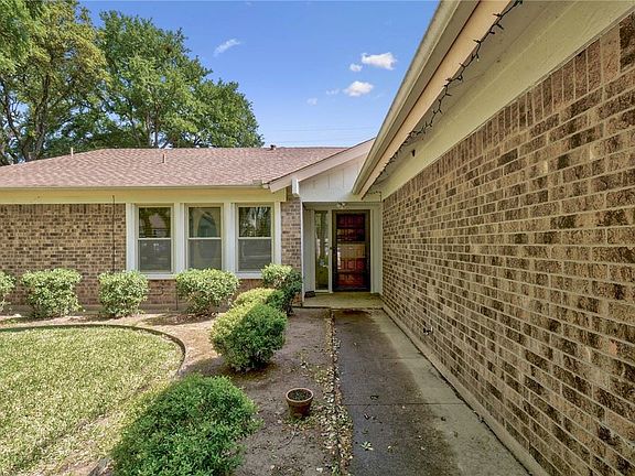 3rd image of 13039 Silver Creek Dr