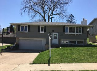 1828 35th St NW, Rochester, MN 55901