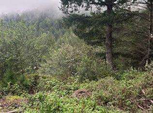 225 Nob Hill Rd, Whitethorn, CA 95589