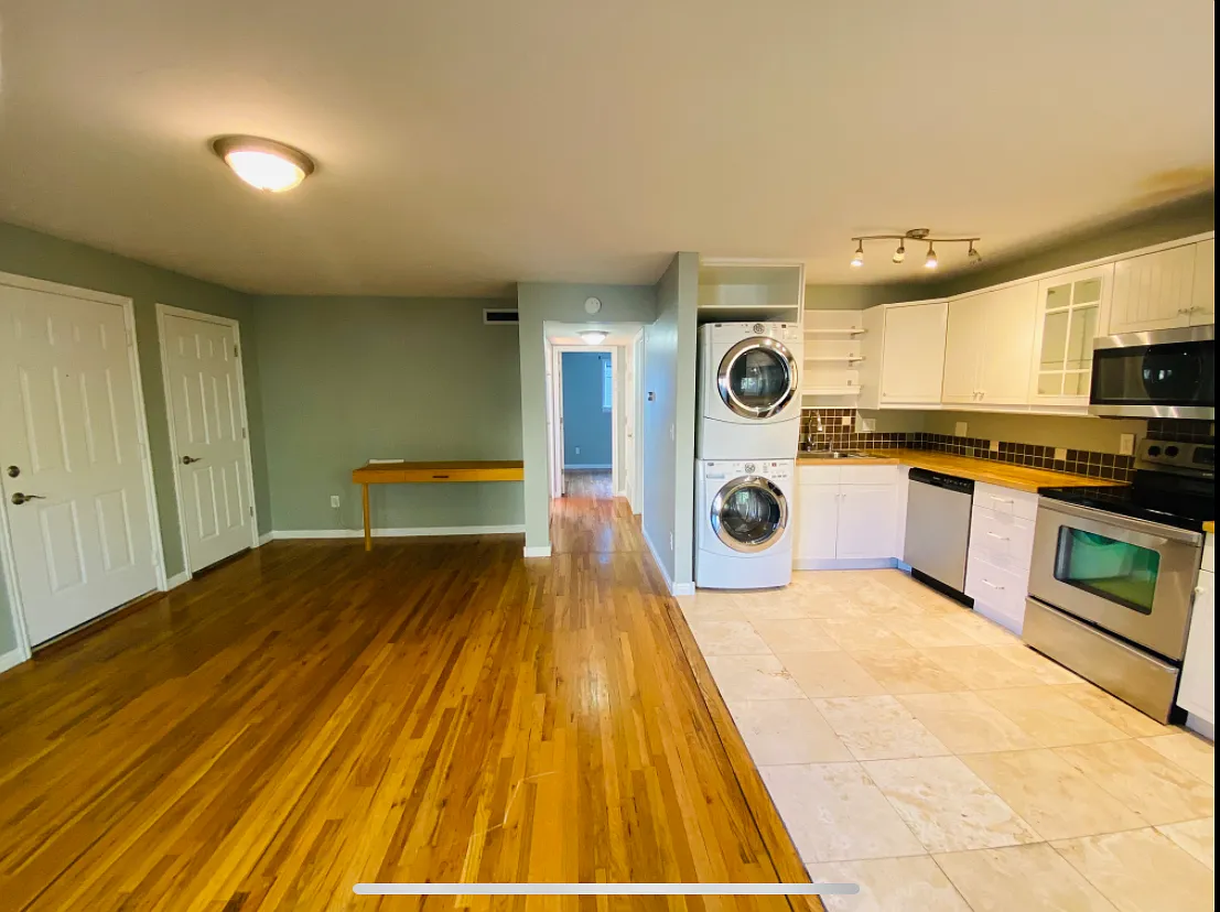 2 bed, 900 sqft, $1,795 — Photo 2