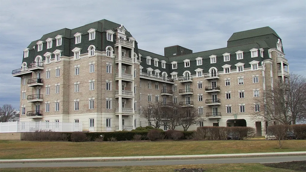 2 bed, 2.0 bath, 1178 sqft, $3,700 — Photo 1