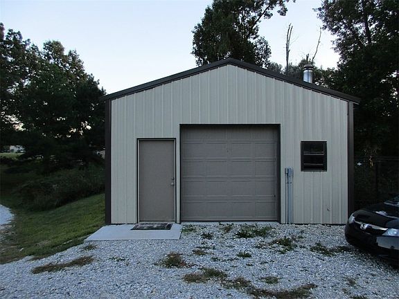 4th image of 1631 Madison 8735 St #8735