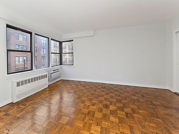 3rd image of 200 E 15th St APT 10H