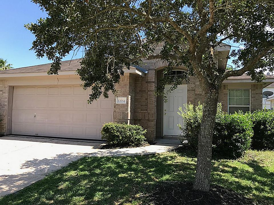 1st image of 12214 English Brook Cir