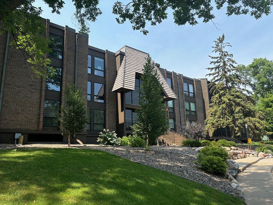 1st image of 6075 Lincoln Dr APT 201