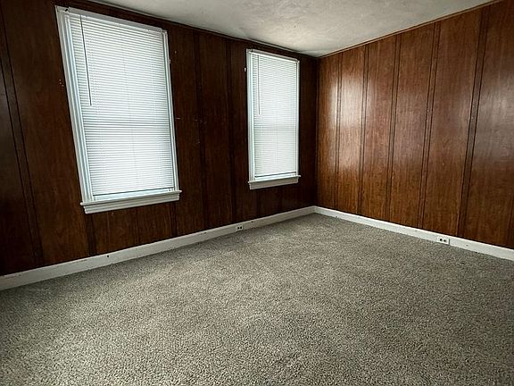 4th image of 344 E Park St