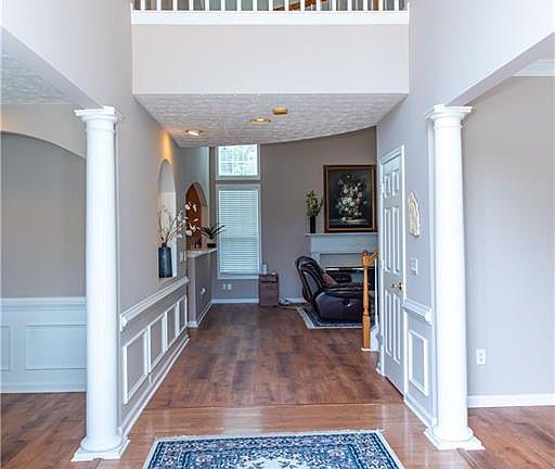 4th image of 425 Martin Creek Way