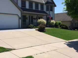 1276 Chickadee Ln, Grafton, WI 53024