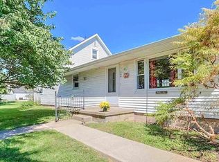 300 Chicago St, Dewitt, IL 61735