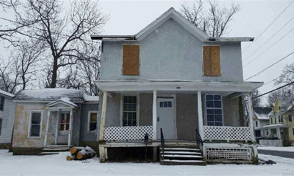 2nd image of 134 W Bank St