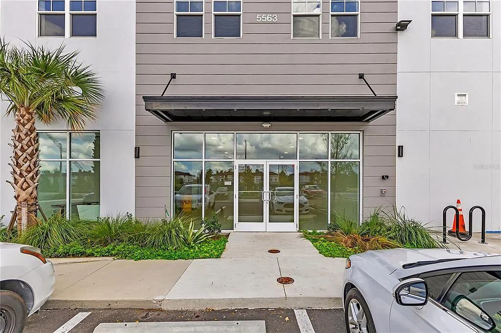 2 bed, 2.0 bath, 1023 sqft, $1,600 — Photo 2