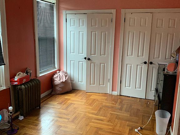 3rd image of 221 Quincy Ave