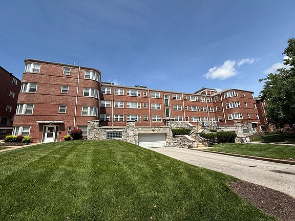 2nd image of 765 Westwood Dr #201