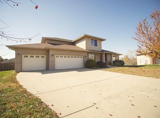 879 N Pearson Ct, Springfield, MO 65802