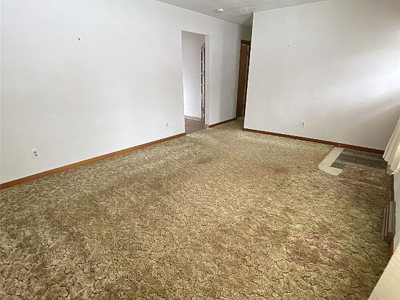 2nd image of 21365 Beverly Dr