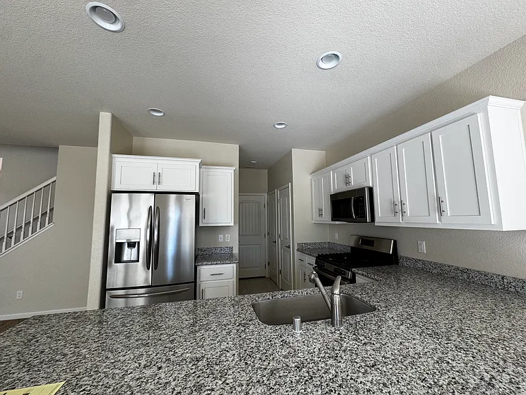1114 Drake Way — Photo 11