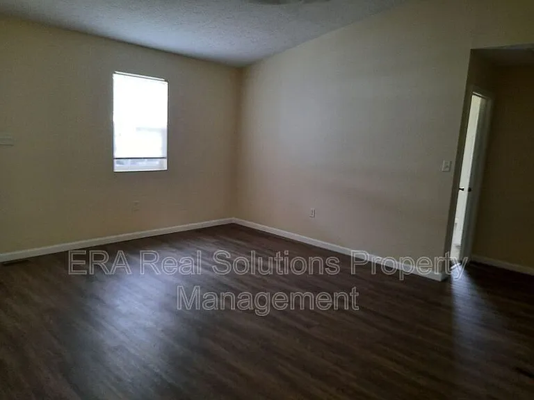 1056 N West St — Photo 2