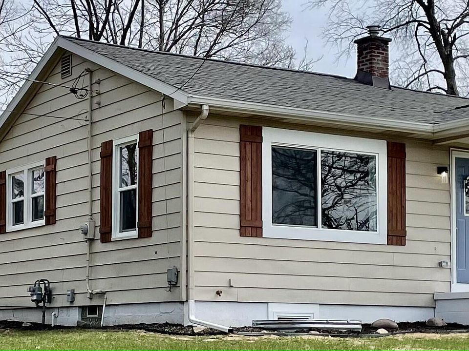 1st image of 4062 Ambrose Ave NE