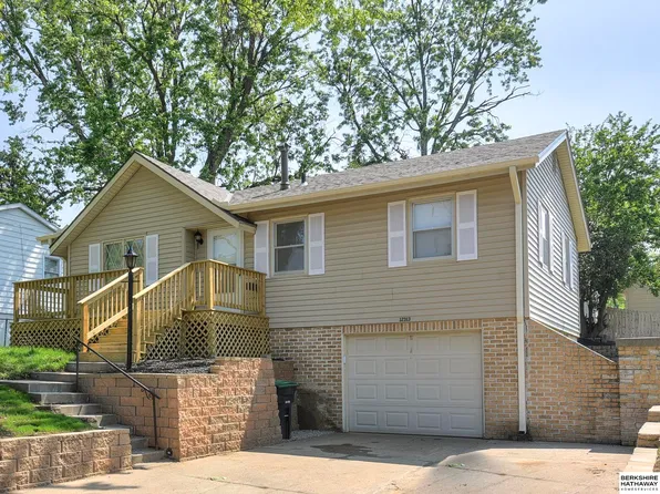 12313 Seldin Dr, Omaha, NE 68144