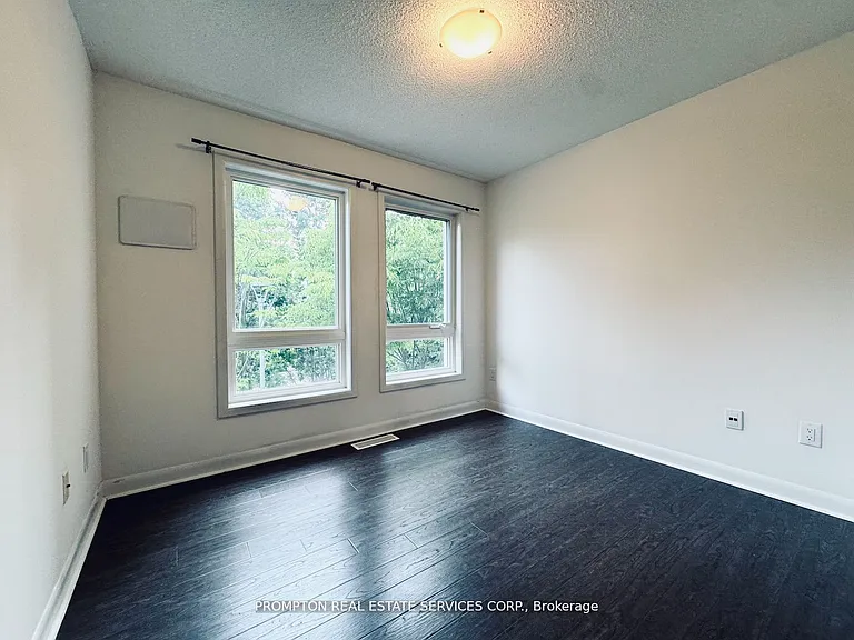 19 Anndale Dr #Townhouse 10 — Photo 9