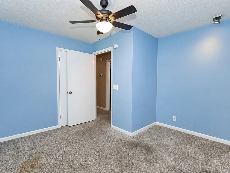 8260 Oxford Dr — Photo 20