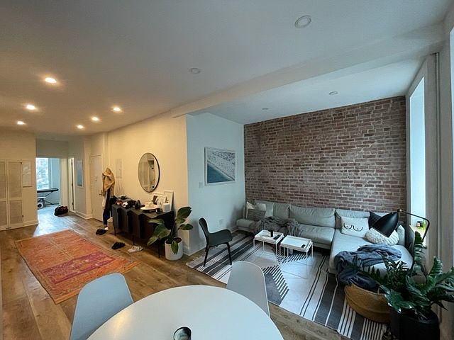 1st image of 93 Orchard St APT 1