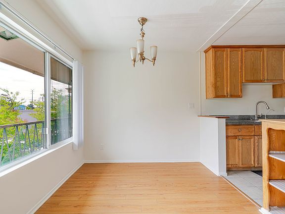 5th image of 4514 Franklin Ave #5