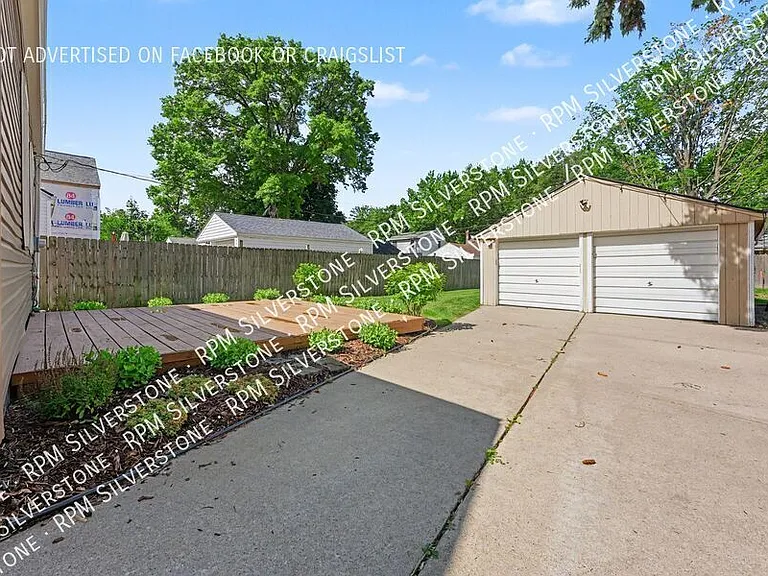 1403 N Altadena Ave — Photo 23