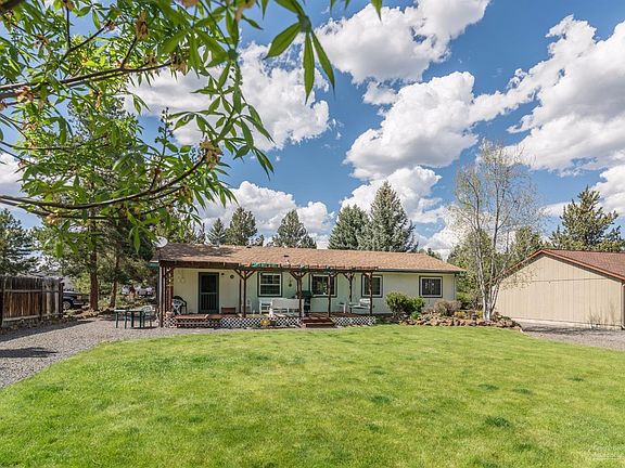 3rd image of 20963 SE Greenmont Dr