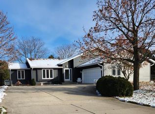 9246 S 44th St, Franklin, WI 53132