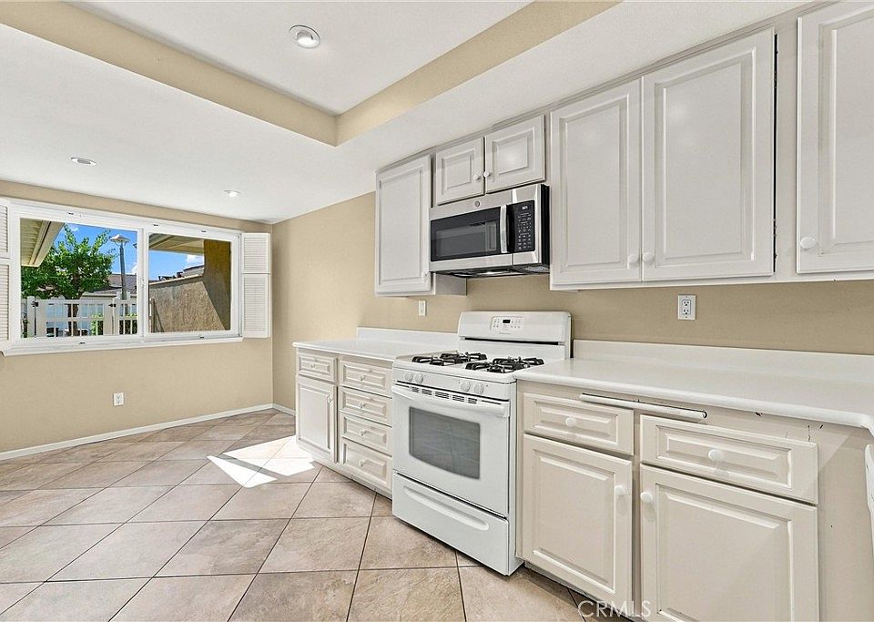 1st image of 3375 Paseo Halcon