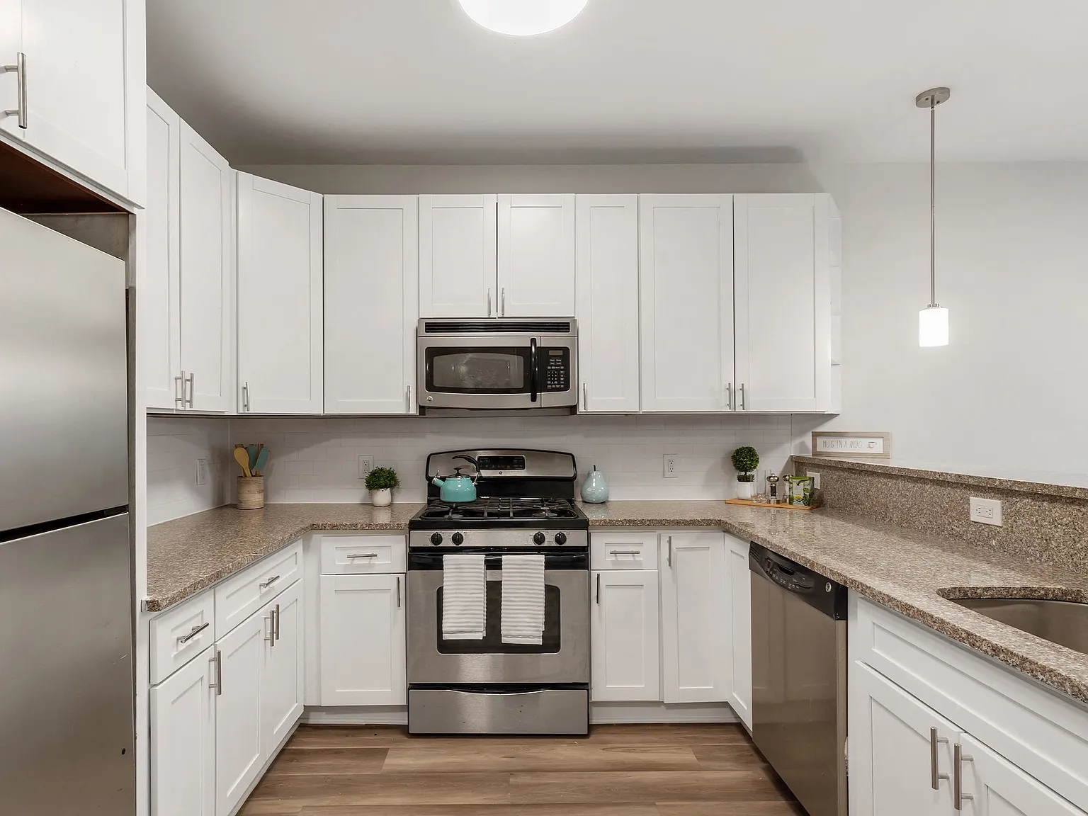 Park Square Apartments — Photo 3