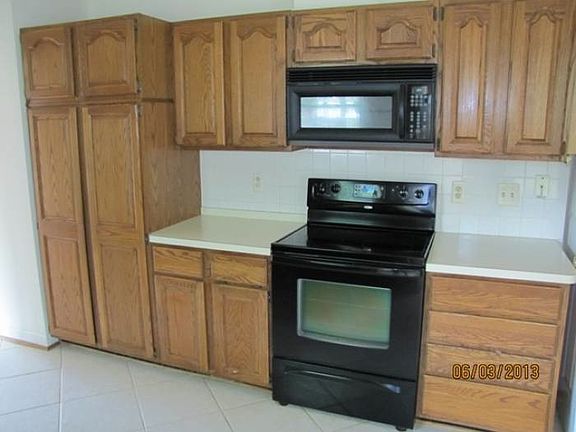 5th image of 13400 Parcher Ave