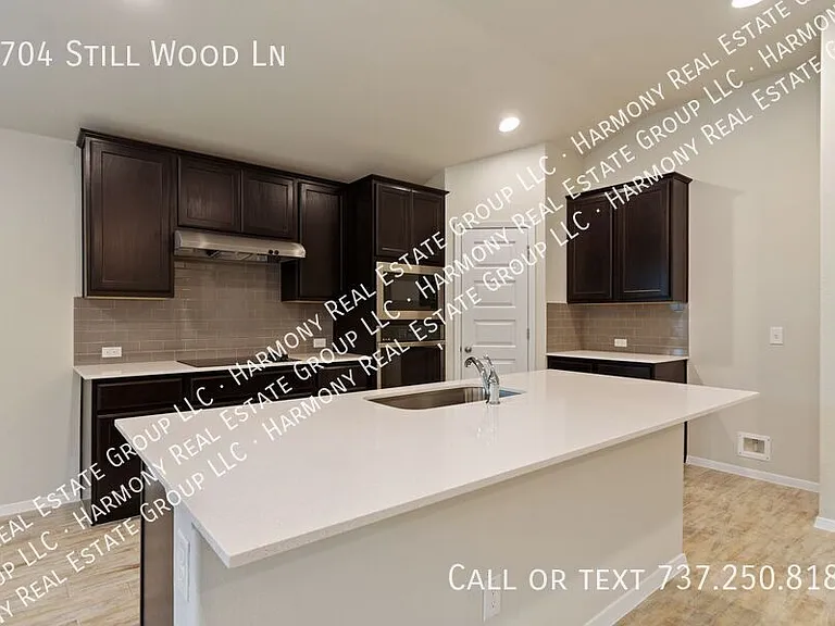 3704 Stillwood Ln — Photo 6