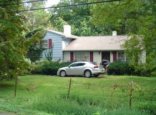 660 Blue Ridge Dr, Gretna, VA 24557