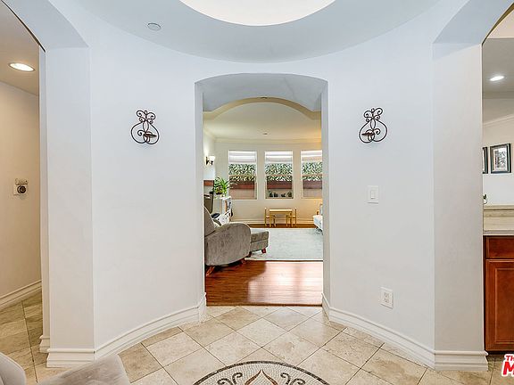 4th image of 122 N Clark Dr APT 203