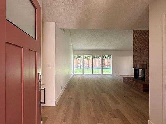 4th image of 1120 Village Dr