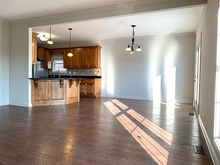 1533 Edgewater Ln — Photo 11