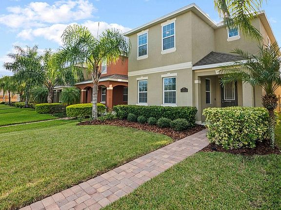 3rd image of 15213 Avenue Of The Arbors