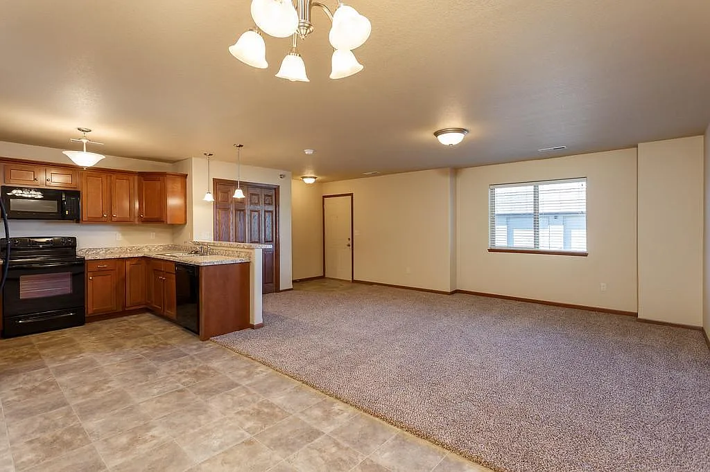 7243 Independence Loop — Photo 4