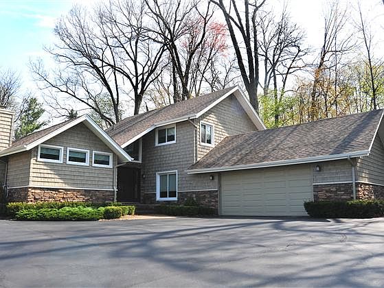 1st image of 3861 Pickford Dr
