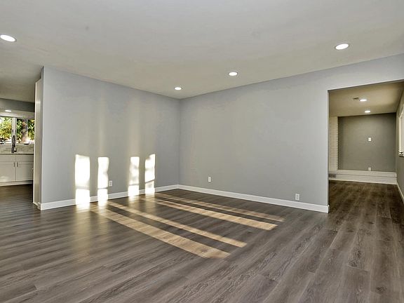 4th image of 4344 Martyridge Ct