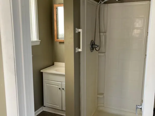 1612 W 4th Ave APT D, Hutchinson, KS 67501