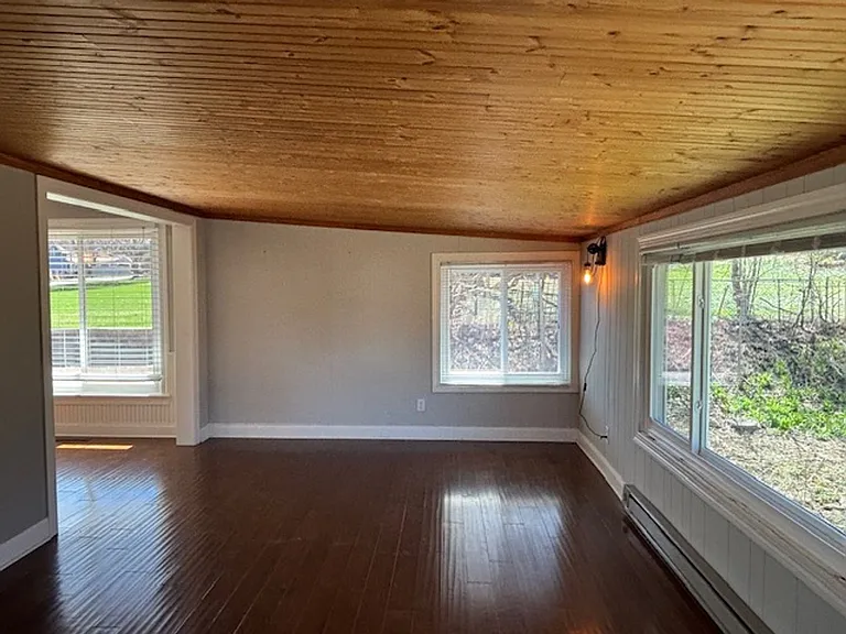 400 Spring St — Photo 22