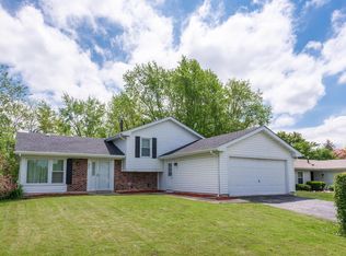 304 Delaware Dr, Bolingbrook, IL 60440