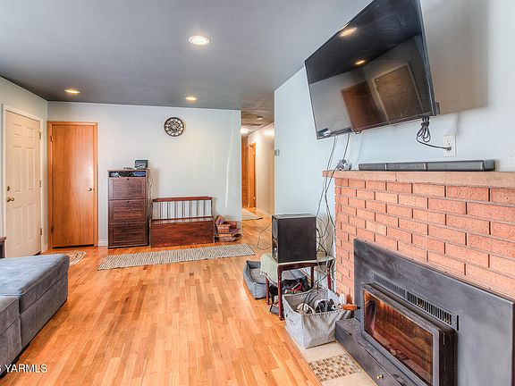 3rd image of 1205 S 21st Ave