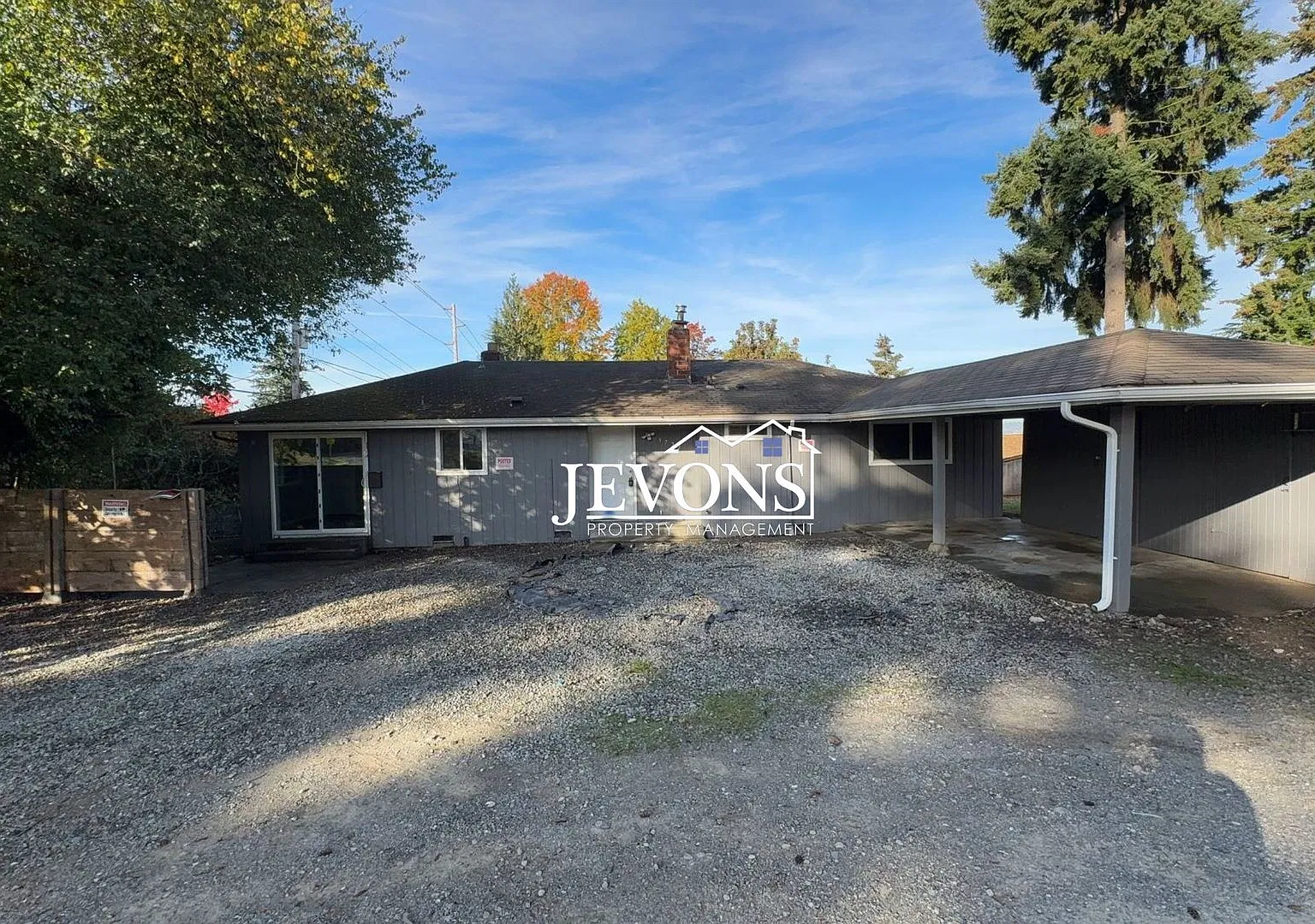 Kent 3BR Home with Washer & Dryer Ready Now — Photo 1