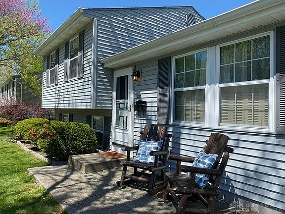 3rd image of 218 Brookwood Dr
